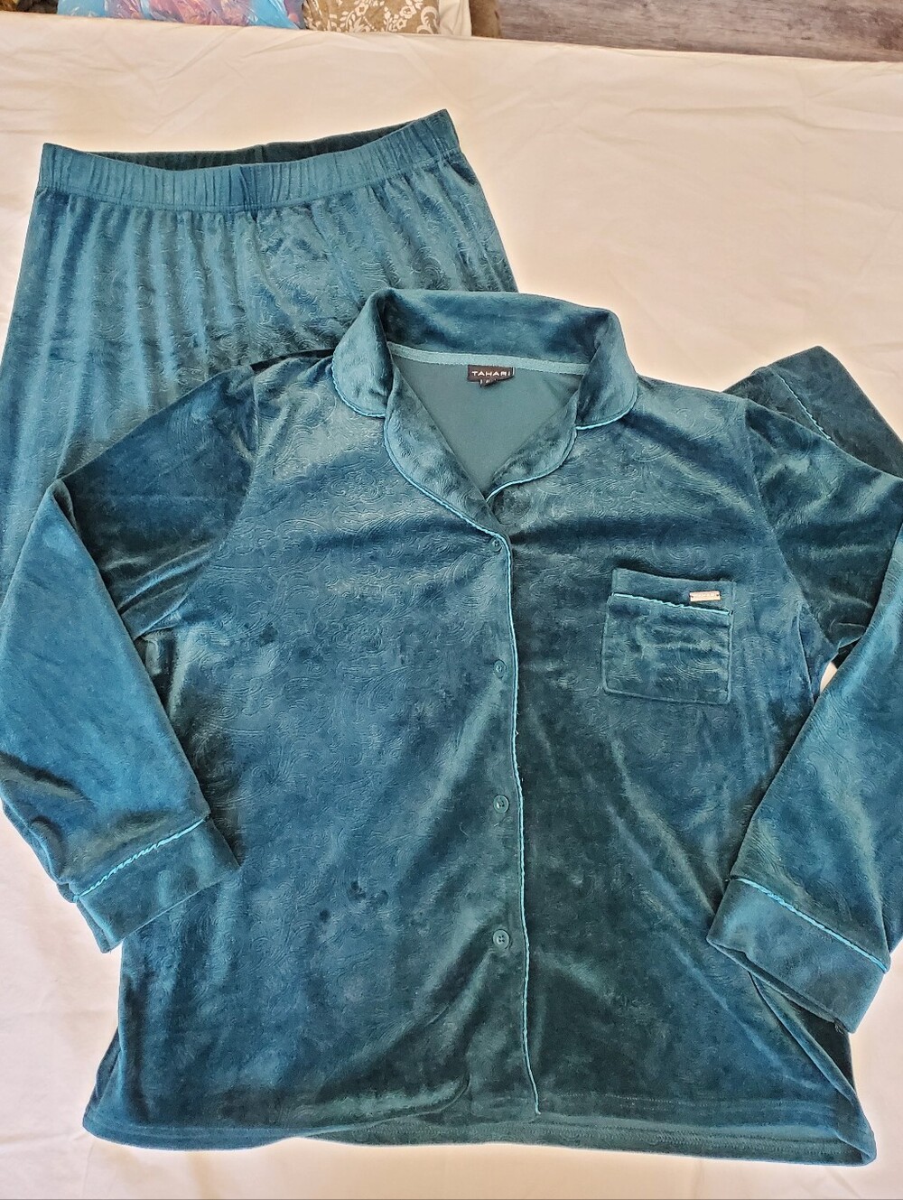 Tahari Velour Pajama Set Teal Embossed Piped Button Top M, Pants S Petite
